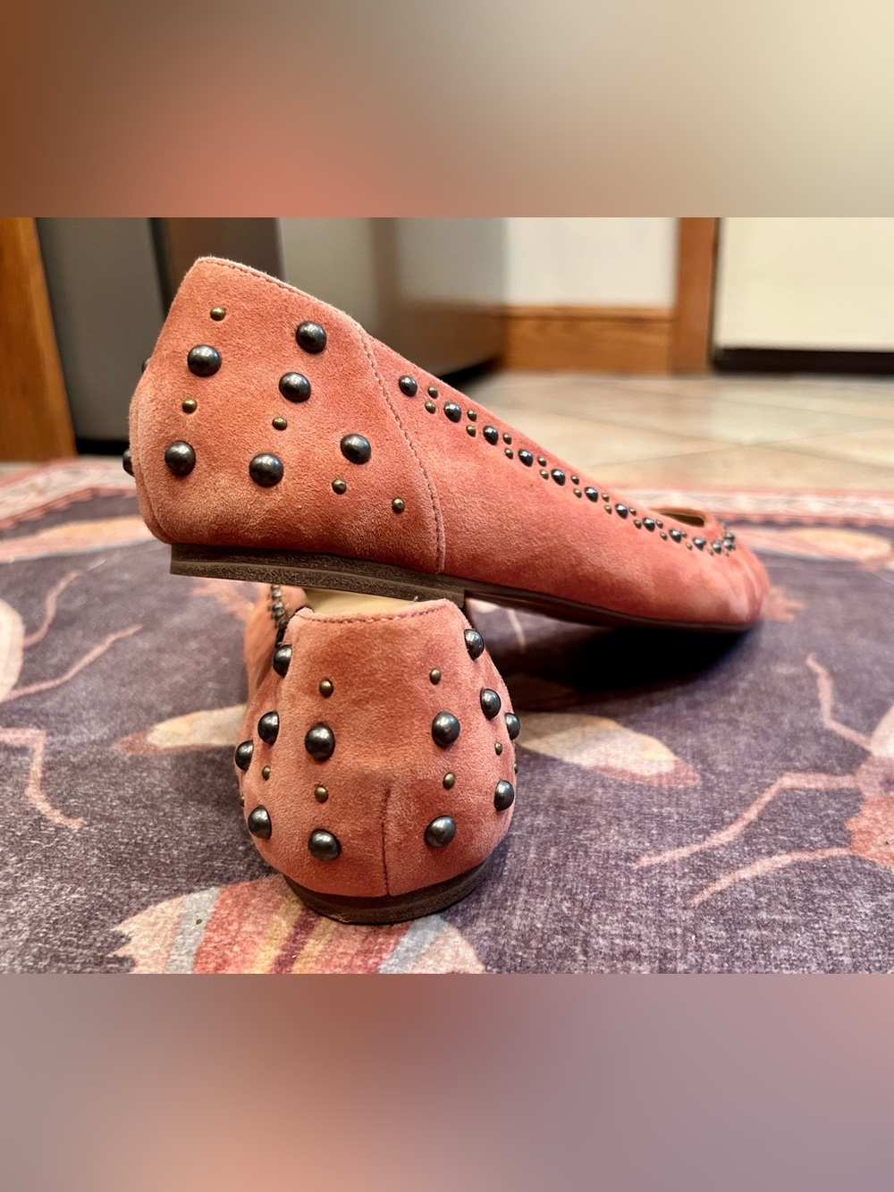 Joe’s Jeans Pink Suede Flats Women Size 8 Metal Studs Detail - Picture 2 of 7